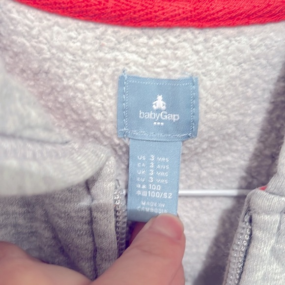 Gap grey heart zipped hoodie (3T) - Picture 3 of 4